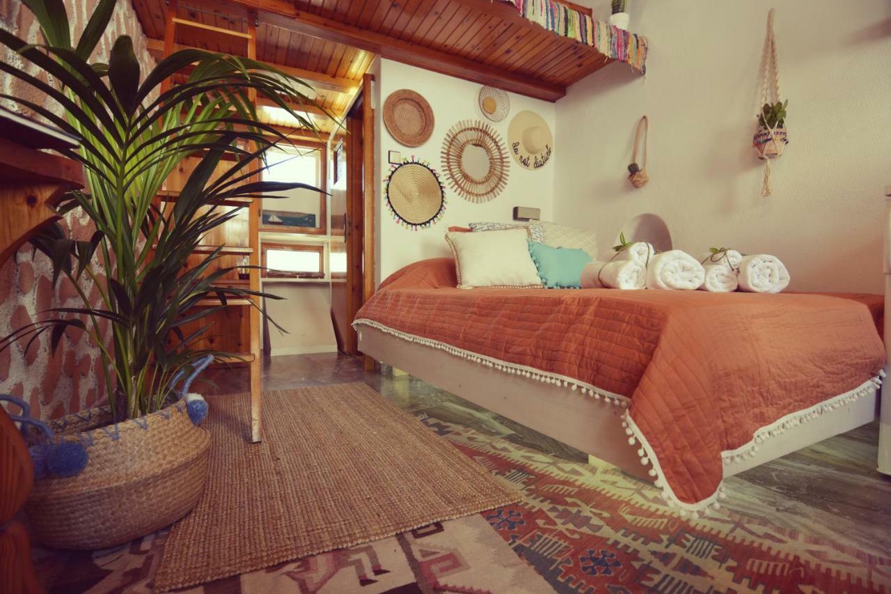 Bright & Relaxing Loft With Attic In The Heart Of Mykonos
